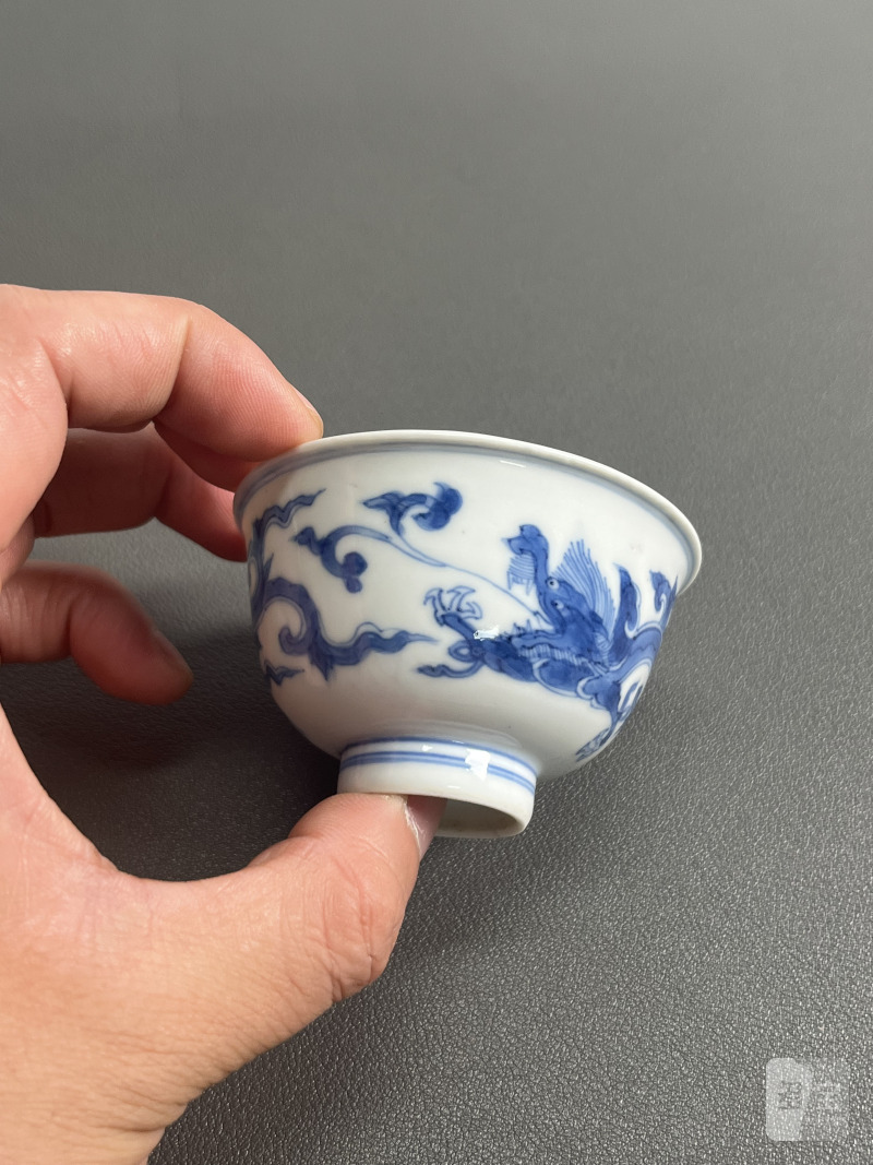 清康熙 仿成窑青花夔龙纹小杯 - 图7